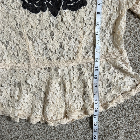 Free People Cream Lace Flutter Sleeve Blouse Black Embroidery Small - Picture 8 of 8
